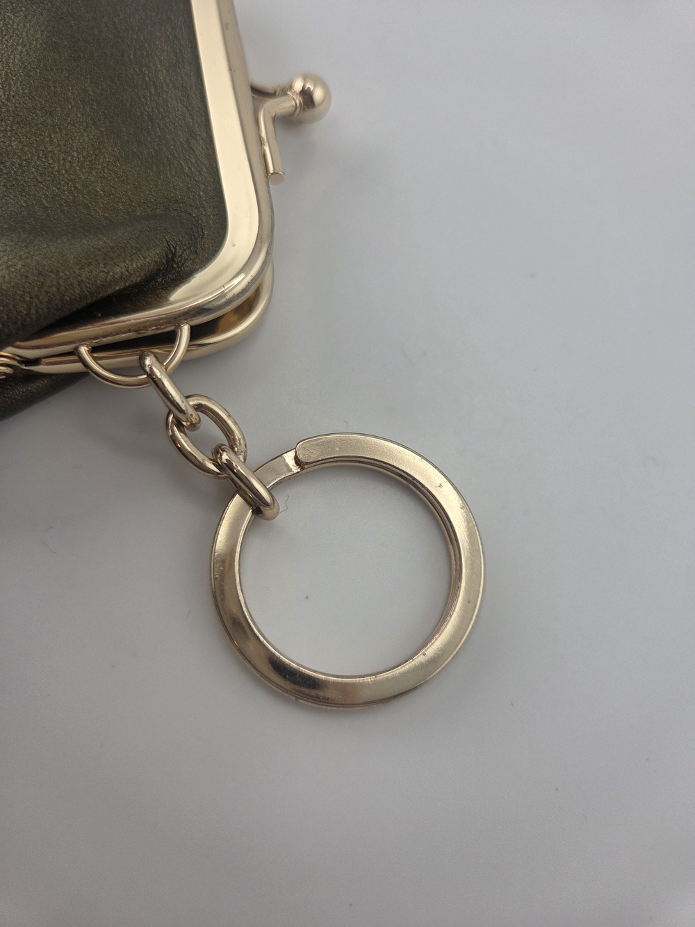 Coach Vintage Metallic Bronze Leather Kiss-Lock Keychain Coin Purse Charm - Picture 5 of 7